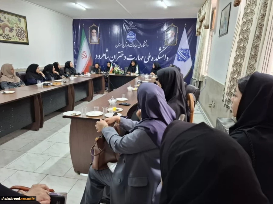 گرامیداشت روز معلم و پاسداشت مقام شامخ استاد در دانشکده ملی مهارت دختران شاهرود 17